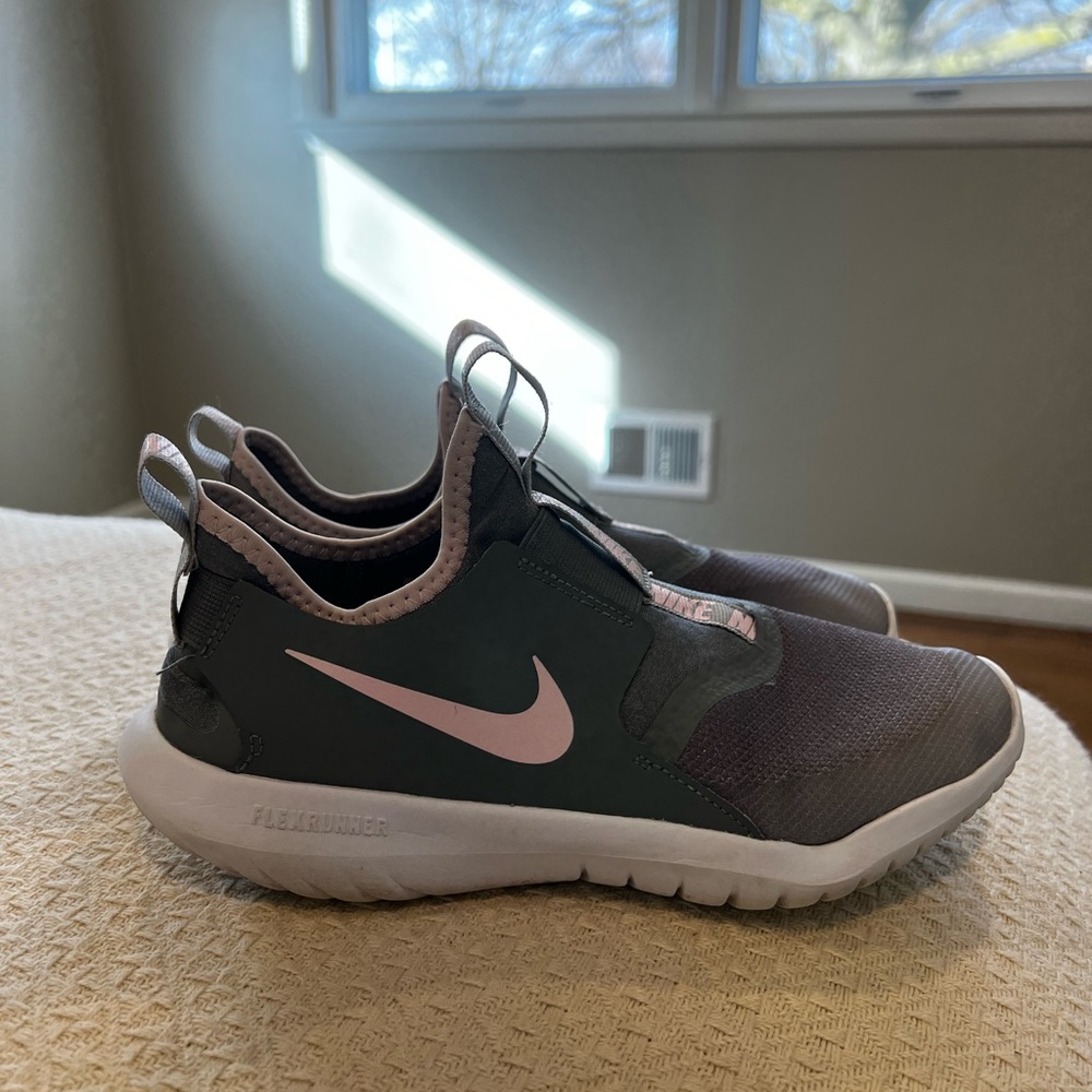 Nike tennis shoes